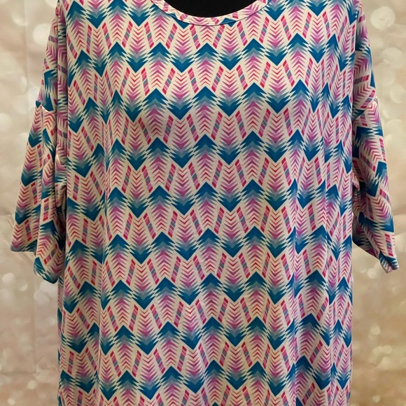 New LuLaRoe S Irma‎ Blue/Pink/White Patterned Short Sleeve - Picture 8 of 9